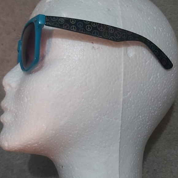 Sunglasses - Picture 10 of 16